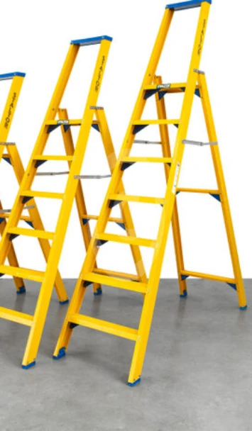 kunststoftrappen en ladders verhuur